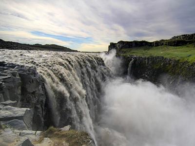 Деттифосс — самый мощный водопад в Европе