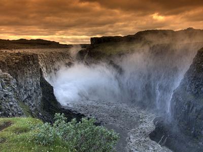 Деттифосс — самый мощный водопад в Европе
