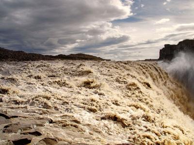 Деттифосс — самый мощный водопад в Европе