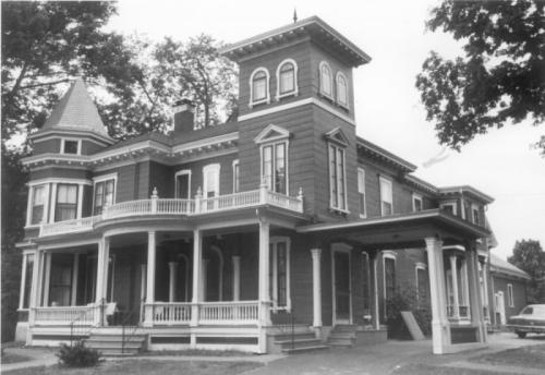 Под прицелом: знаменитости, которых пытались убить