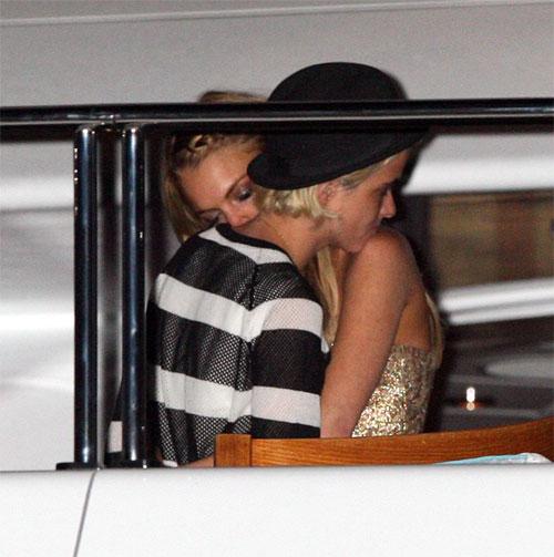 Линдси Лохан опять подозревают в лесбиянстве