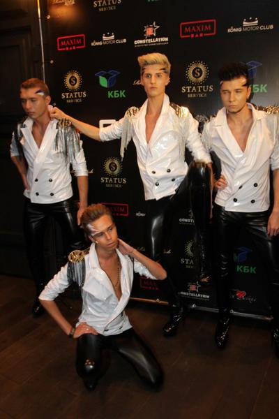 Никас Сафронов против гламура