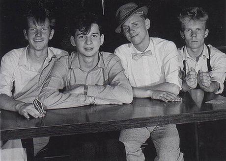 Редкие фотографии юных знаменитостей. Часть 12