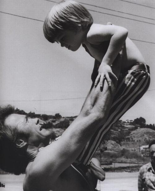 Редкие фотографии юных знаменитостей. Часть 12