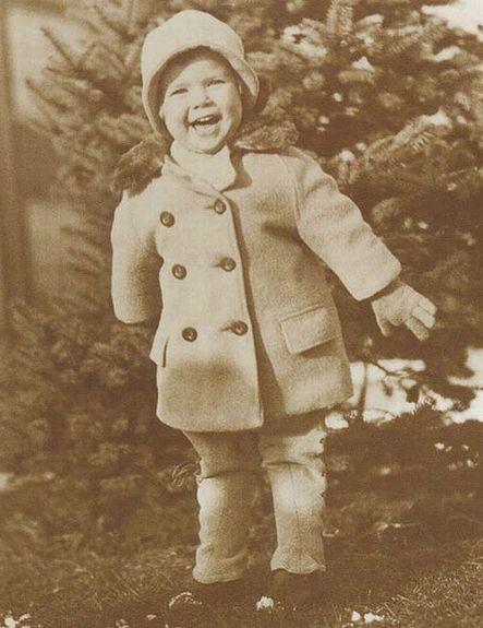 Редкие фотографии юных знаменитостей. Часть 12