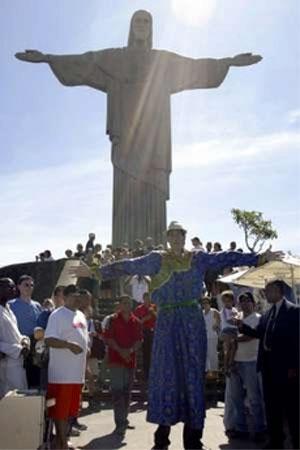 Самый высокий человек в мире совершил вояж в Бразилию