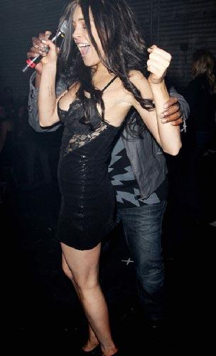 Линдсей Лохан баловалась белым порошком