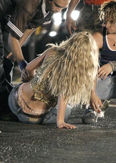 Знаменитости  валятся с ног