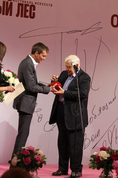 «Черешню» от Олега Янковского раздали звездам искусства