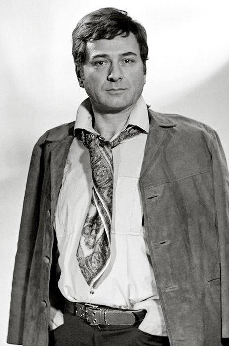 Сколько, и за что сидели в тюрьме российские знаменитости