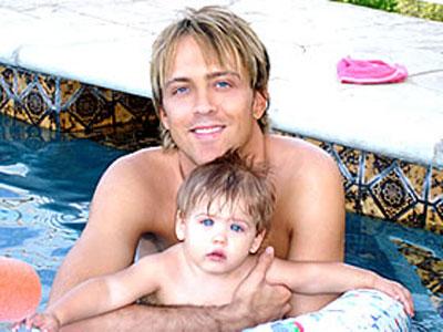 Дочь Анны Николь Смит украсила обложку Us Weekly