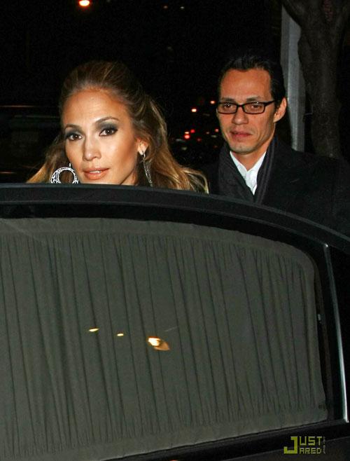 Дженнифер Лопез вывела детей на сцену