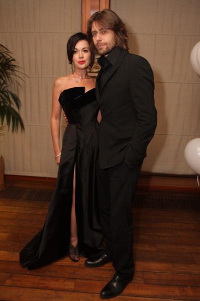 Наталья Подольская своим нарядом «приманивает аиста»