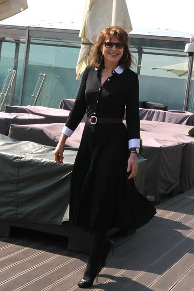 В Москве Фанни Ардан прогулялась по… кладбищу