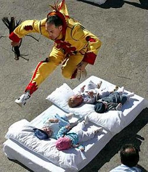 В Испании из младенцев изгоняли дьявола