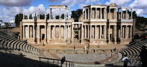 Десять самых известных древних амфитеатров