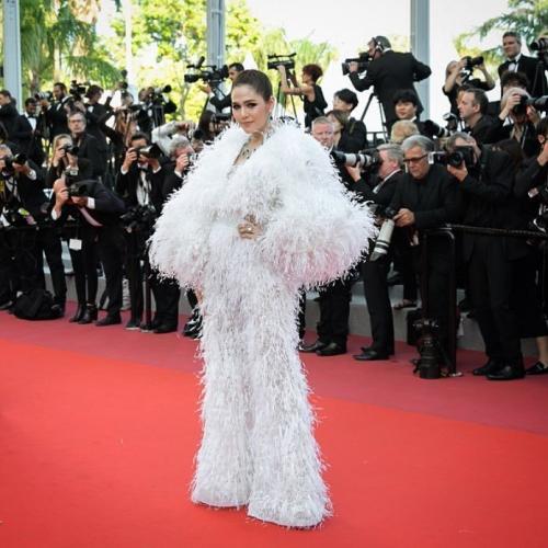 Самые откровенные и необычные платья Каннского фестиваля-2018