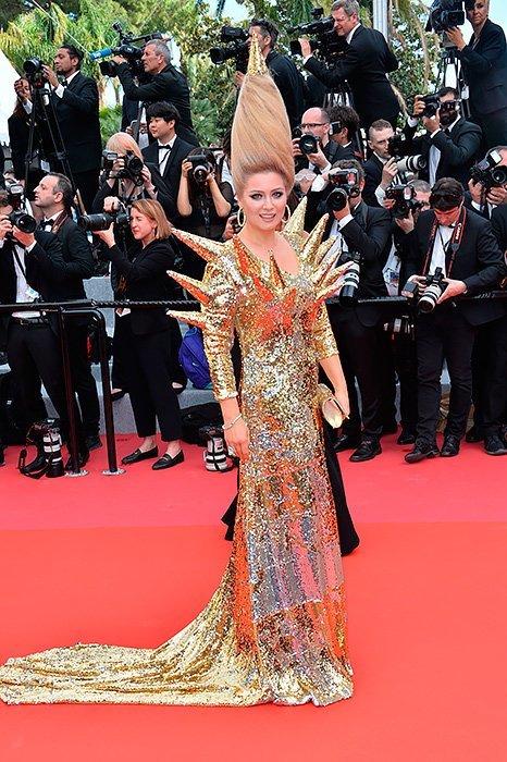 Самые откровенные и необычные платья Каннского фестиваля-2018
