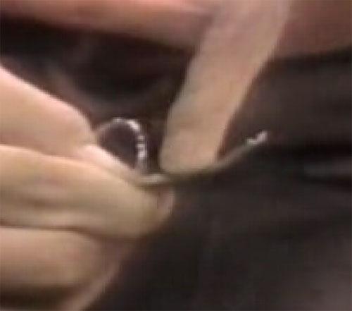 Как согнуть ложку взглядом: разоблачен знаменитый трюк телепата Ури Геллера