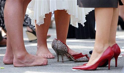 Дамы распоясались на королевских скачках