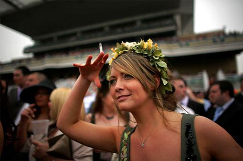 Дамы распоясались на королевских скачках