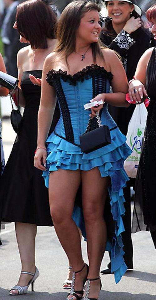 Дамы распоясались на королевских скачках