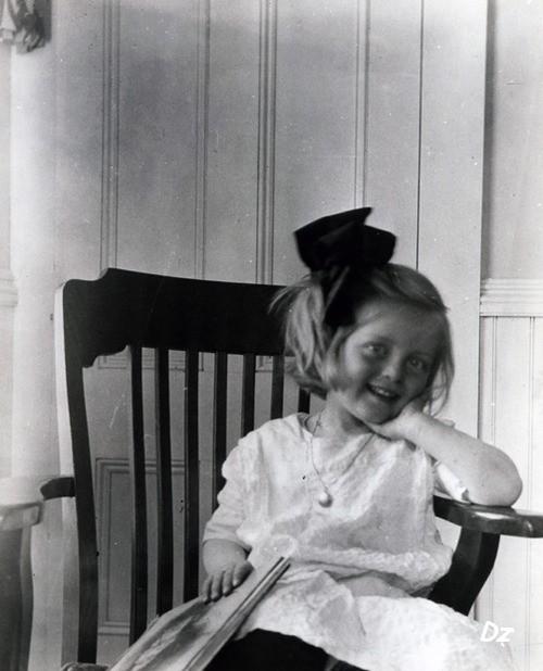 Редкие фотографии юных знаменитостей. часть 11