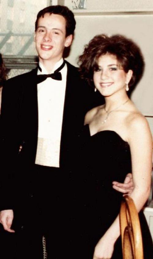 Фотографии знаменитостей с выпускного бала