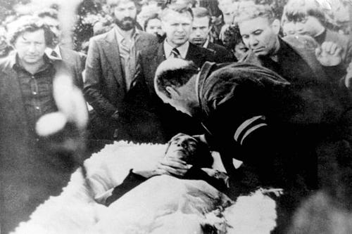 Последние дни Высоцкого: как уходил великий артист