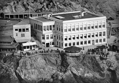 Дом на скале позволяет совершить экскурсию в прошлое