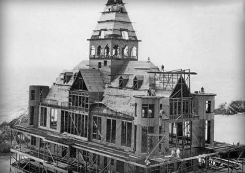 Дом на скале позволяет совершить экскурсию в прошлое