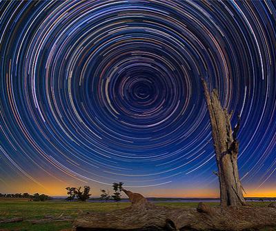 Австралийский фотограф запечатлел вращение Вселенной