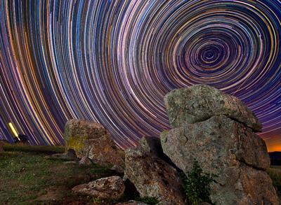 Австралийский фотограф запечатлел вращение Вселенной