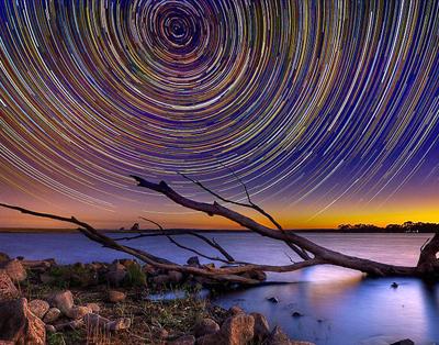 Австралийский фотограф запечатлел вращение Вселенной