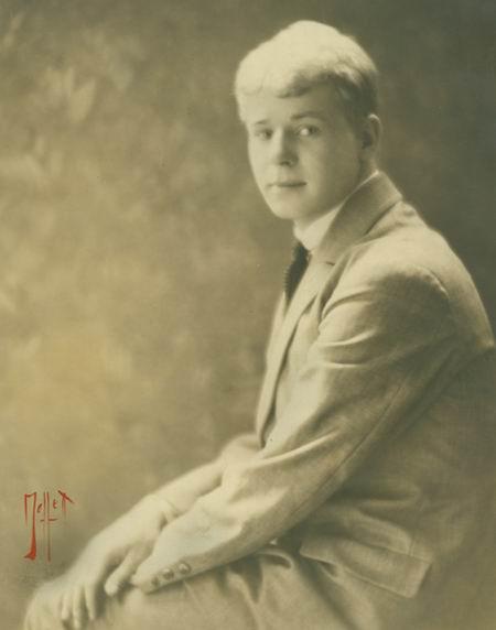 Шведские семьи, попойки и оргии: как прожигали жизнь поэты начала XX века