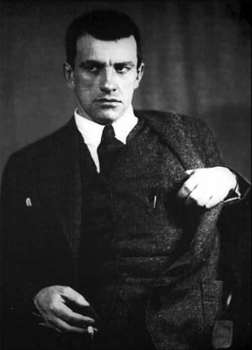 Шведские семьи, попойки и оргии: как прожигали жизнь поэты начала XX века