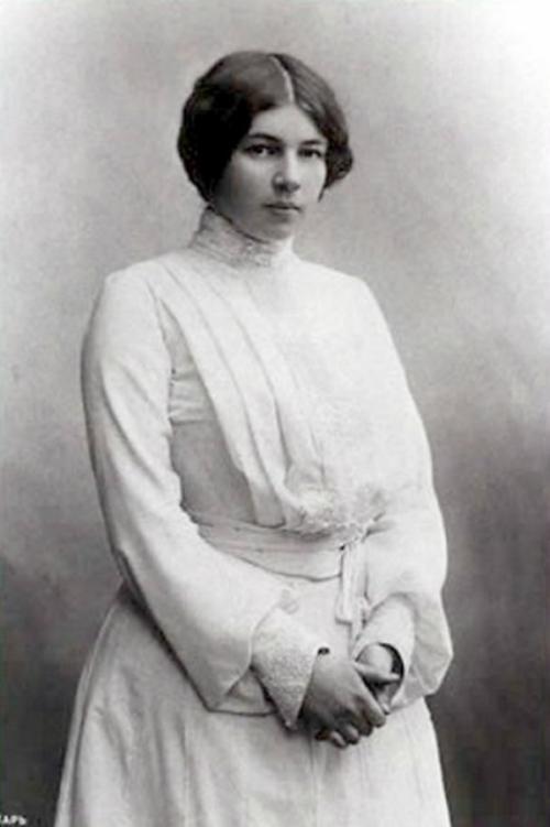 Шведские семьи, попойки и оргии: как прожигали жизнь поэты начала XX века