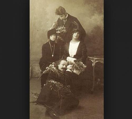 Шведские семьи, попойки и оргии: как прожигали жизнь поэты начала XX века