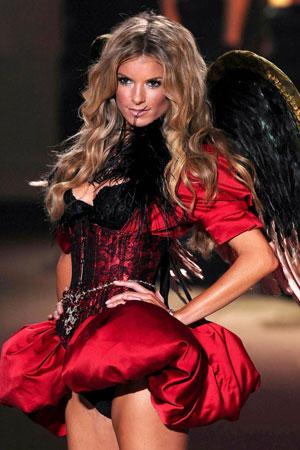 В Нью-Йорке прошло супершоу нижнего белья