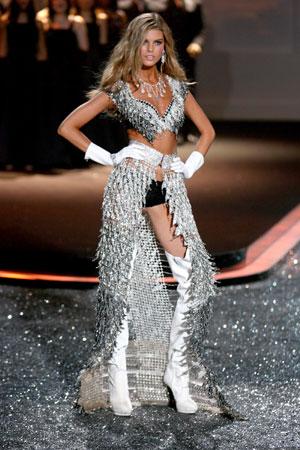 В Нью-Йорке прошло супершоу нижнего белья