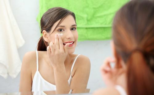 13 самых сумасшедших способов, используемых женщинами, чтобы сохранить молодость