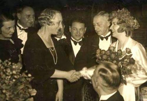 Самые знаменитые любовные треугольники и "шведские семьи"