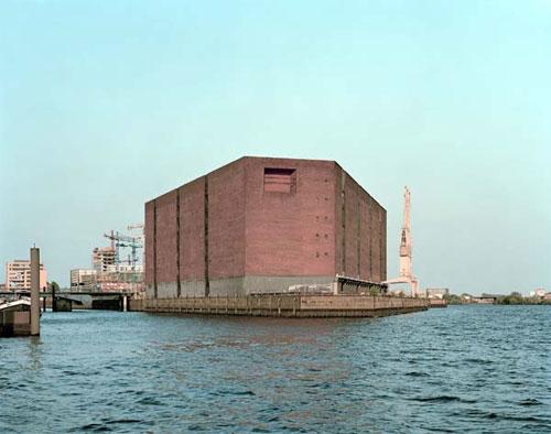 Стеклянная волна захлестнёт Гамбург