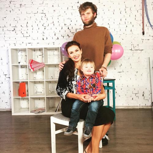 "Почти американцы": дочки и сыновья наших звезд за границей