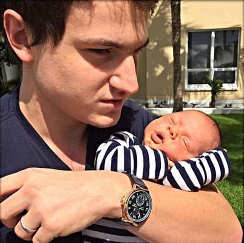 "Почти американцы": дочки и сыновья наших звезд за границей