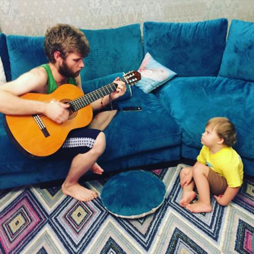 "Почти американцы": дочки и сыновья наших звезд за границей