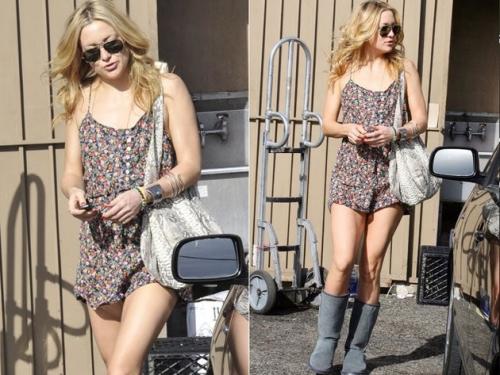 Заработались: звезды, появившиеся на публике без юбки и штанов