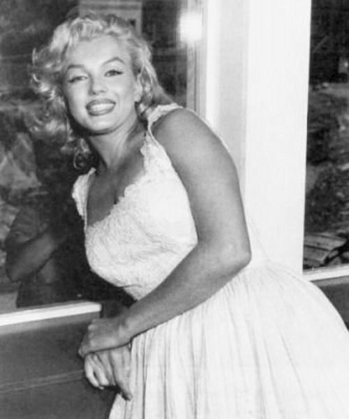 Такая милая  Мэрилин: новые неизвестные фото секс-легенды