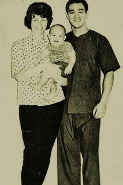 Фотоальбом легенды: правила жизни Брюса Ли