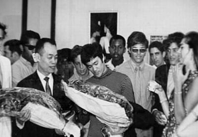 Фотоальбом легенды: правила жизни Брюса Ли